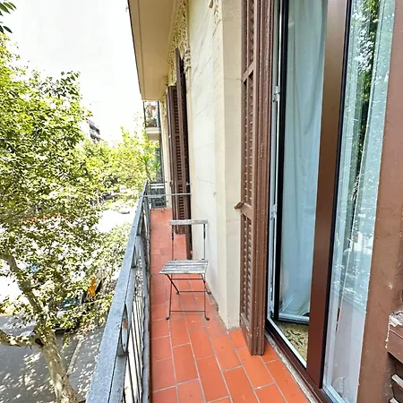 Alojamiento Diputacion Barcelona Exterior photo